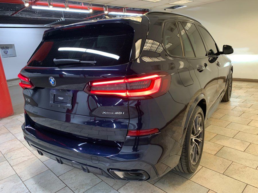 Used 2023 BMW X5 xDrive40i w/ M Sport Package AWD/4WD image 7