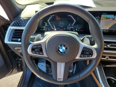 Used 2026 BMW X7 xDrive40i w/ M Sport Package AWD/4WD image 29