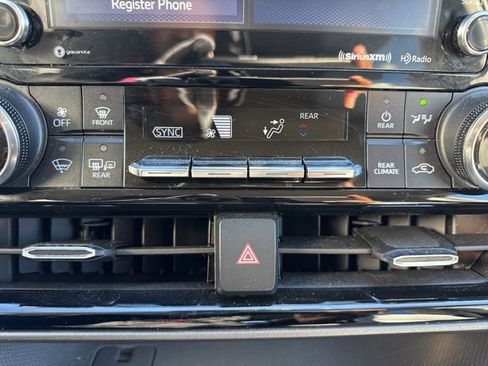 Used 2022 Toyota Highlander LE image 16