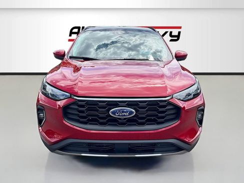 Used 2025 Ford Escape Platinum w/ Premium Technology Package AWD/4WD image 2