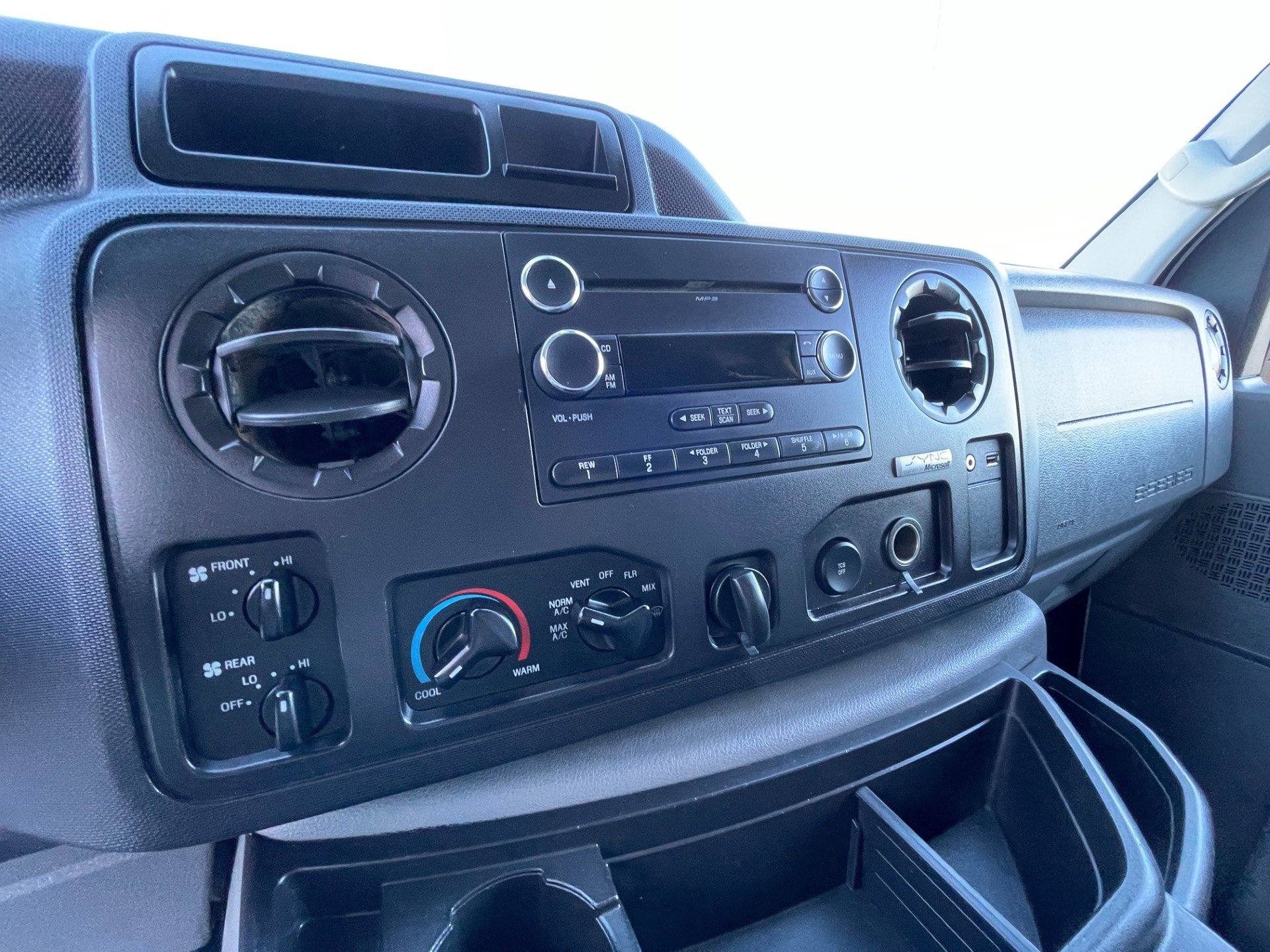Used 2014 Ford E-350 and Econoline 350 XL w/ Power Windows & Locks Group RWD image 18