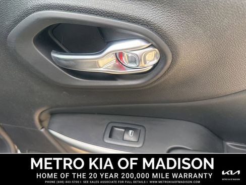 Used 2021 Jeep Cherokee Latitude Lux 80th Anniv w/ Quick Order Package 26U 80TH image 36