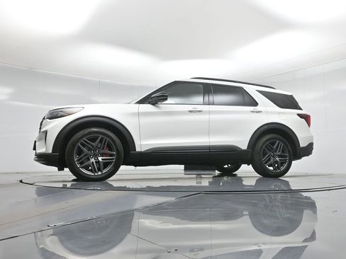 New 2026 Ford Explorer ST image 7
