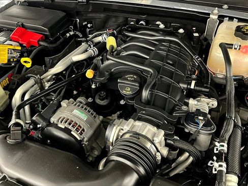 Used 2022 Jeep Gladiator Willys image 35