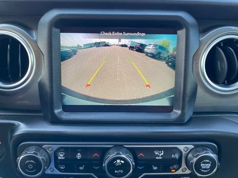 Used 2023 Jeep Wrangler Unlimited Sahara w/ LED Lighting Group AWD/4WD image 19