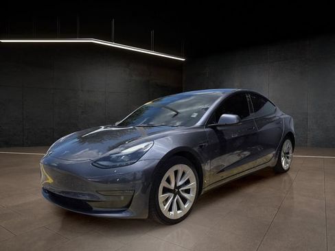 Used 2022 Tesla Model 3 RWD image 3