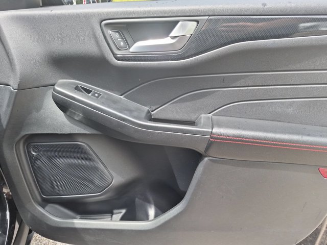 Used 2025 Ford Escape ST-Line FWD image 32