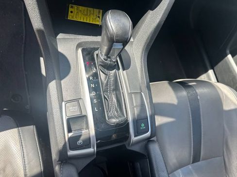 Used 2018 Honda Civic Touring image 23