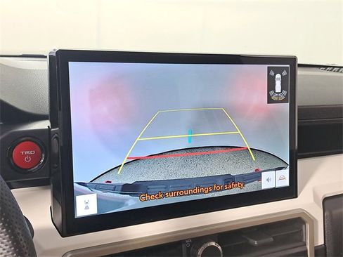 Used 2024 Toyota Tacoma TRD Off-Road image 29