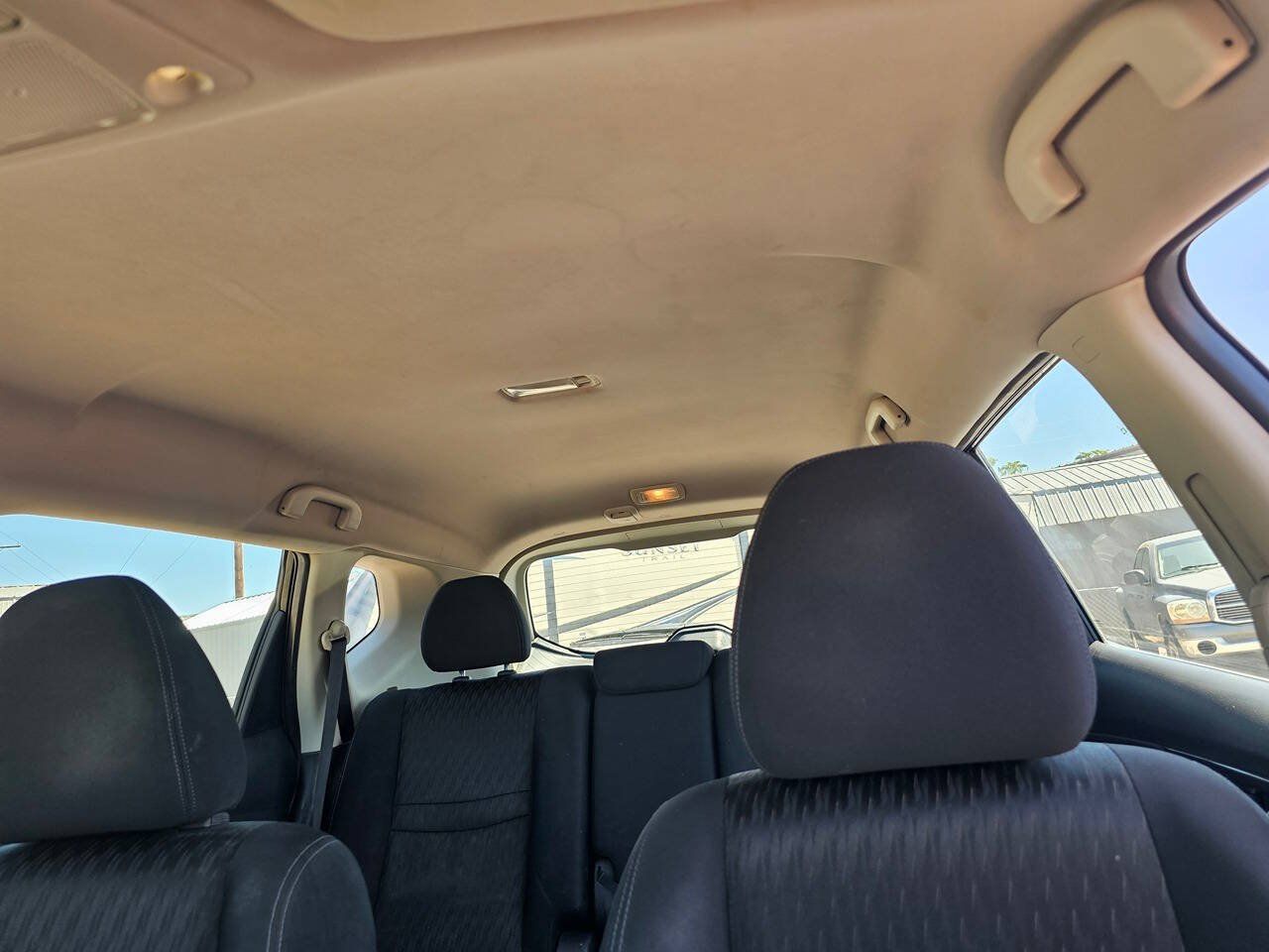 Used 2017 Nissan Rogue S FWD image 15