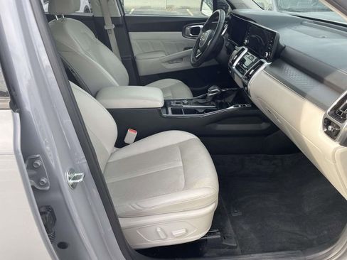 Used 2023 Kia Sorento SX image 47