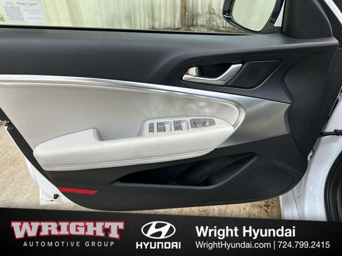 Certified 2025 Genesis G70 2.5T image 9