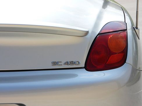 Used 2005 Lexus SC 430 Convertible RWD image 37