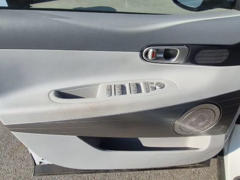 Used 2022 Hyundai Nexo Blue FWD image 13
