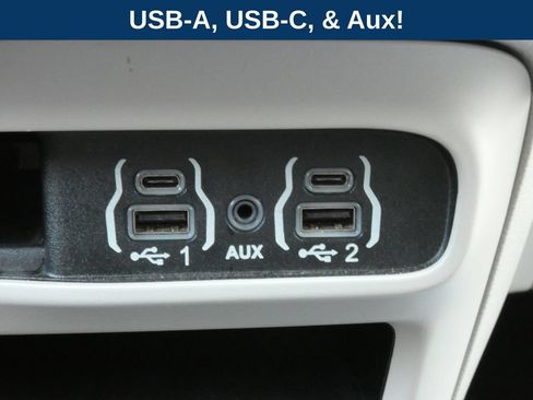 Used 2023 Chrysler Pacifica Touring-L FWD image 24