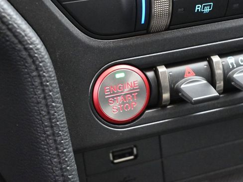 Used 2022 Ford Mustang Shelby GT500 w/ Carbon Fiber Track Pack image 12