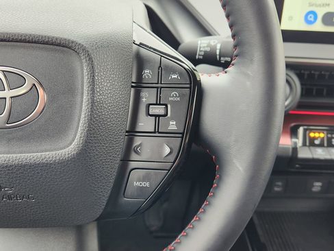 Used 2025 Toyota Prius Plug-In Hybrid image 33