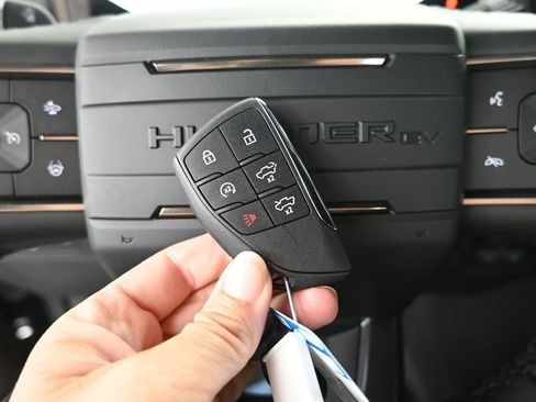 New 2025 GMC Hummer EV 2X w/ LPO, Dark Essentials Package image 37