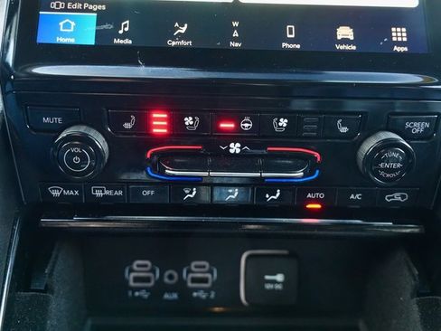 Used 2021 Jeep Grand Cherokee L Limited w/ Luxury Tech Group II image 24