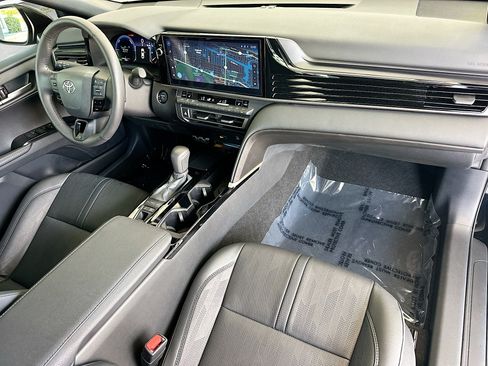 Used 2025 Toyota Camry XSE FWD image 28