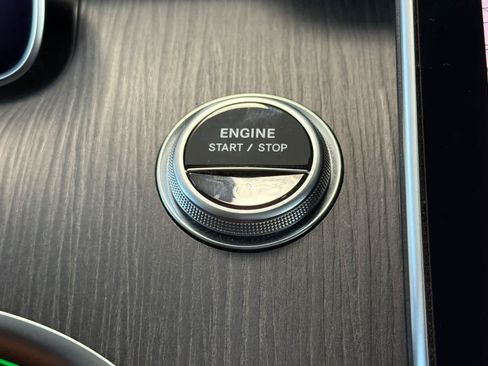 Used 2022 Mercedes-Benz C 300 Sedan image 24