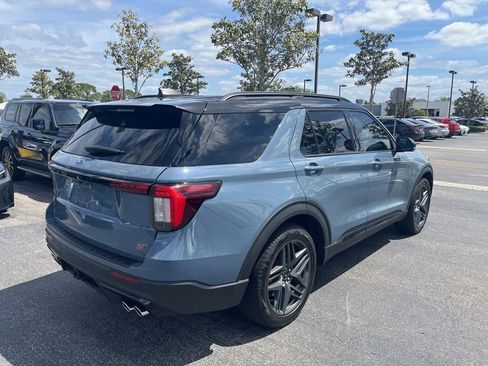 Used 2025 Ford Explorer ST image 7