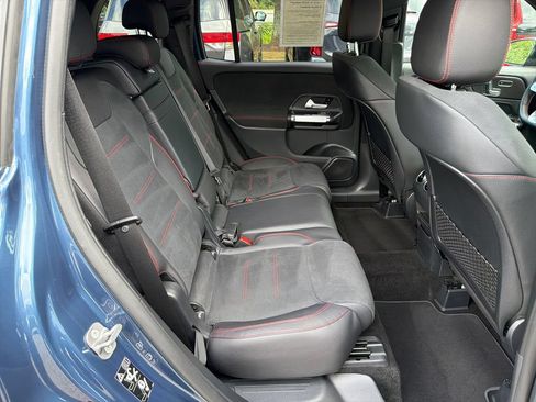 Used 2023 Mercedes-Benz GLB 250 w/ AMG Line image 15