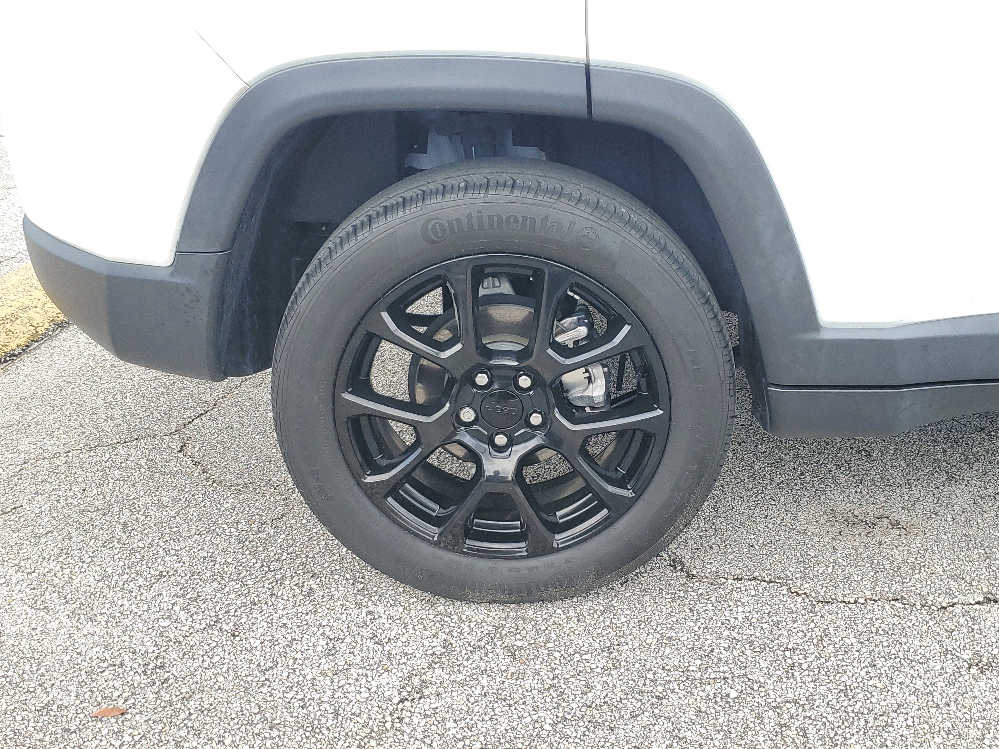 Used 2023 Jeep Compass Latitude AWD/4WD image 5