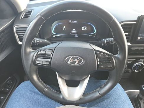 Used 2024 Hyundai Venue SEL image 29