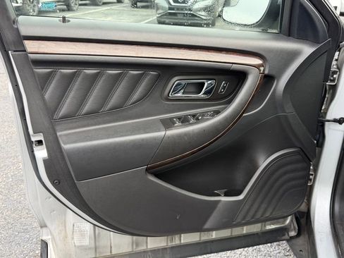 Used 2016 Ford Taurus Limited image 13