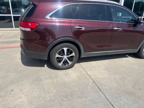 Used 2016 Kia Sorento EX FWD image 11