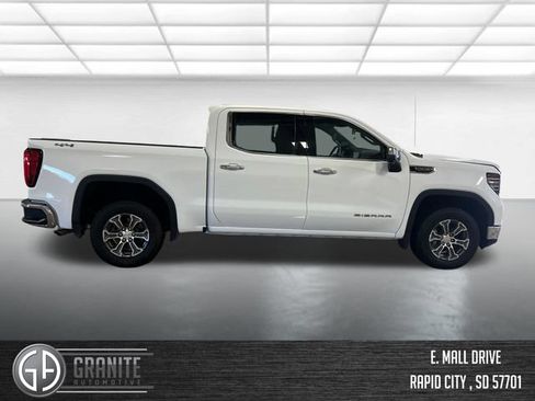 Used 2024 GMC Sierra 1500 SLT AWD/4WD image 7