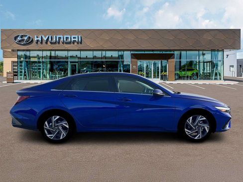 New 2026 Hyundai Elantra Limited FWD image 9