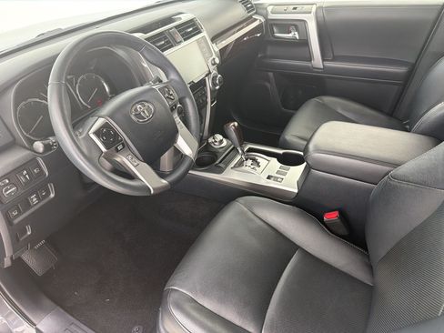 Used 2022 Toyota 4Runner Limited AWD/4WD image 4