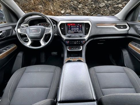 Used 2021 GMC Acadia SLE image 14