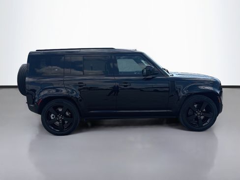 Used 2023 Land Rover Defender 110 X-Dynamic SE image 6