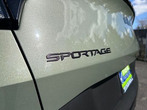 Used 2025 Kia Sportage X-Line AWD/4WD image 32