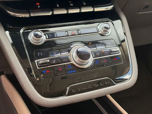 Used 2020 Lincoln Corsair Reserve w/ Elements Package image 22