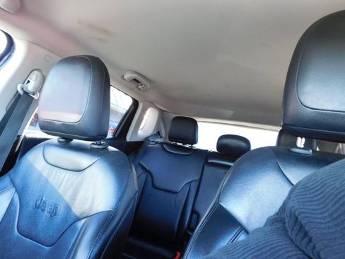 Used 2020 Jeep Compass Limited image 19