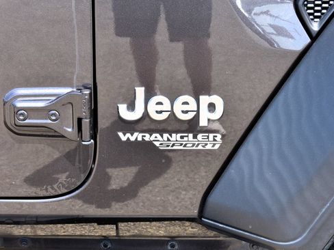 Used 2020 Jeep Wrangler Sport AWD/4WD image 10