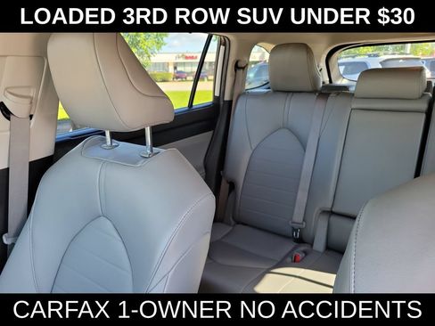 Used 2022 Toyota Highlander XLE AWD/4WD image 9