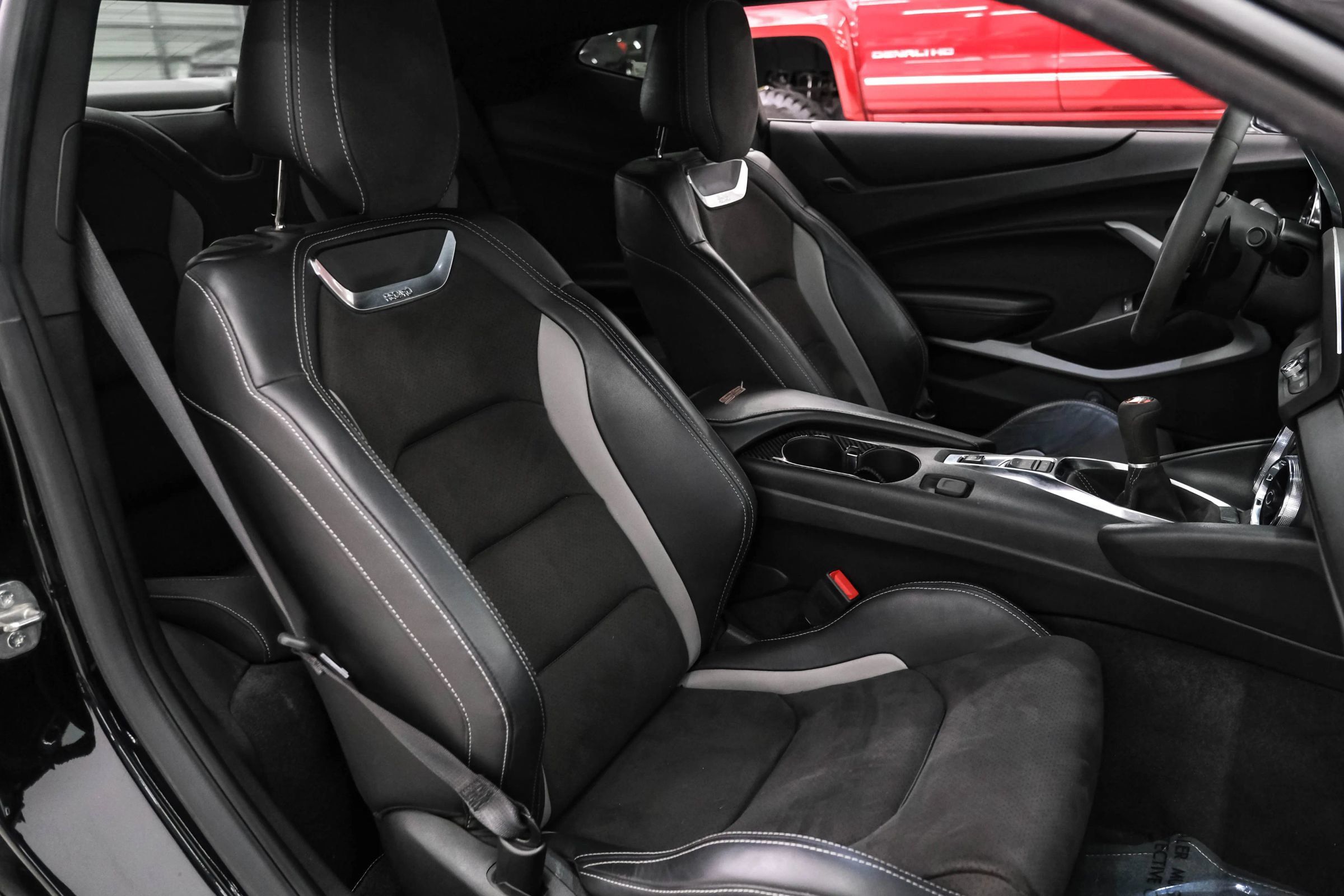 Used 2019 Chevrolet Camaro SS RWD image 33