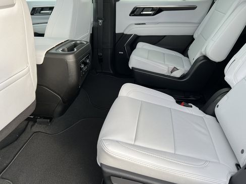 New 2026 Chevrolet Tahoe Premier image 16