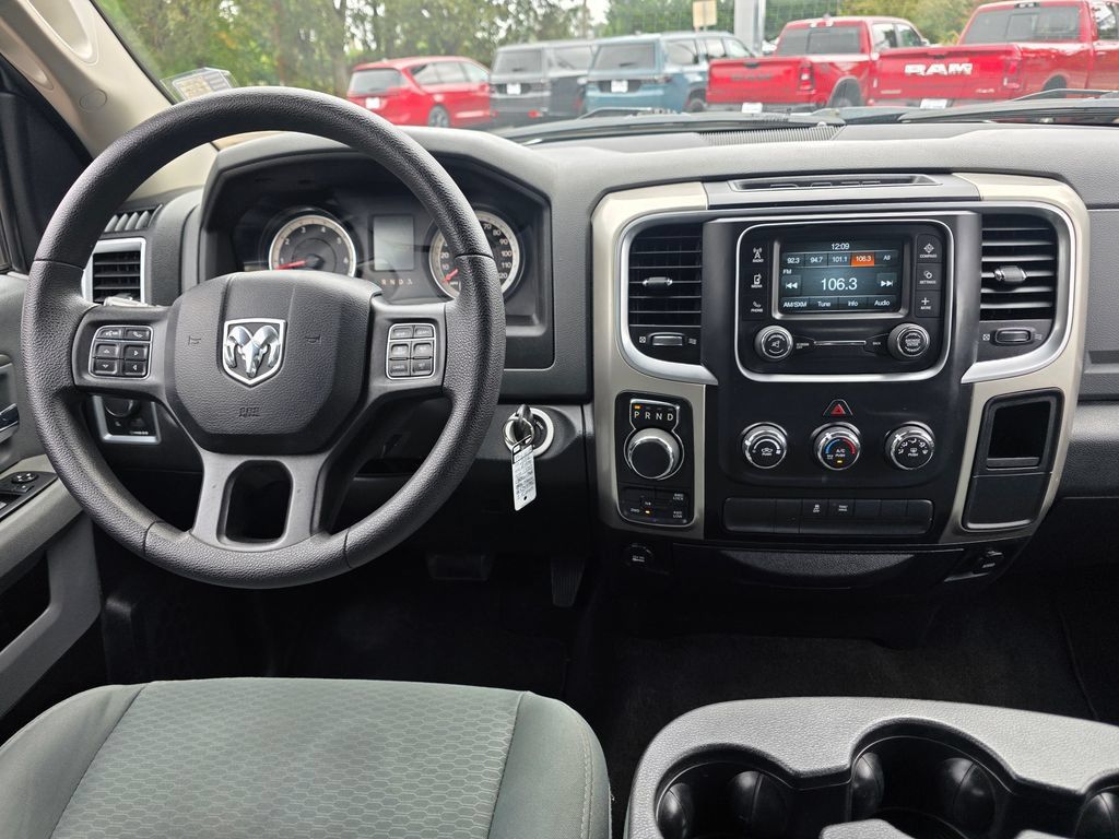 Used 2016 RAM 1500 Classic SLT AWD/4WD image 11
