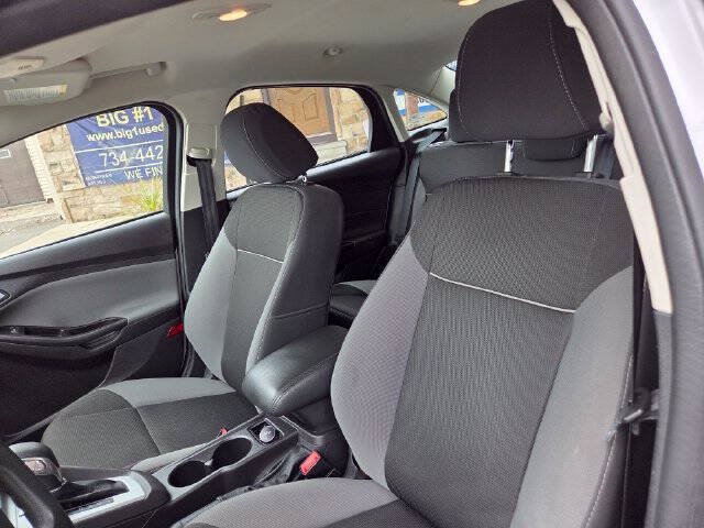 Used 2014 Ford Focus SE FWD image 19