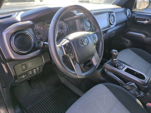 Used 2023 Toyota Tacoma TRD Off-Road image 15