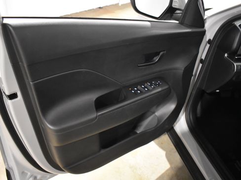 Used 2025 Hyundai Kona SEL FWD image 23