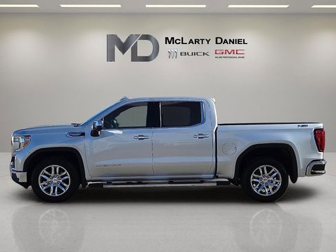 Used 2022 GMC Sierra 1500 SLT image 3