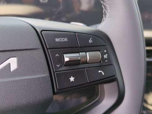 New 2025 Kia EV6 Light w/ Light LR Technology Package image 12