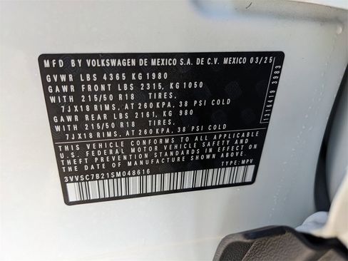 Certified 2025 Volkswagen Taos SE image 36